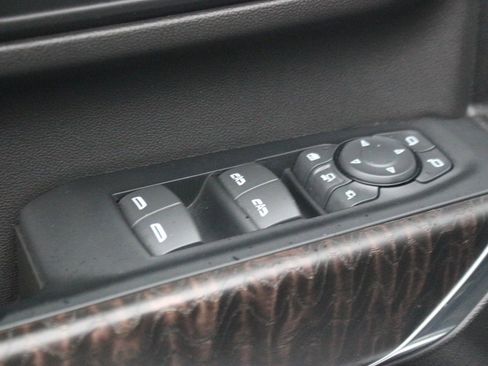 Used 2023 GMC Sierra 3500 Denali image 12