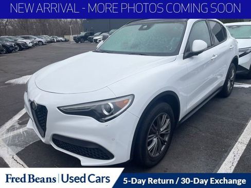 Used 2022 Alfa Romeo Stelvio Sprint image 3