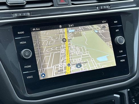 Certified 2023 Volkswagen Tiguan SEL R-Line image 29