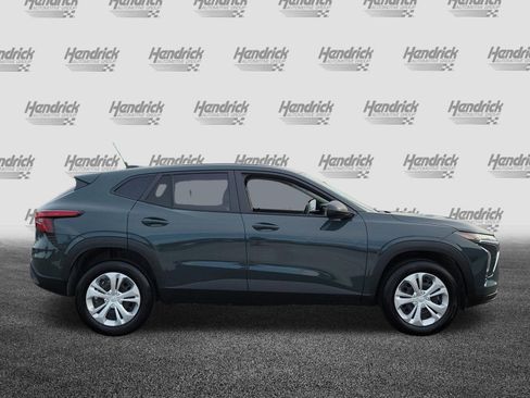Used 2025 Chevrolet Trax LS FWD image 8