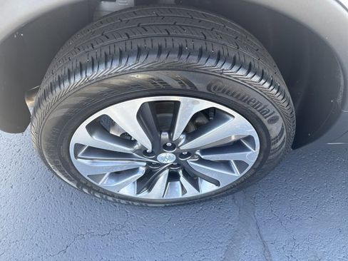 Used 2022 Buick Encore Preferred w/ Safety Package image 9