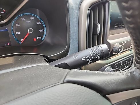 Certified 2022 Chevrolet Colorado Z71 w/ Z71 Midnight Edition AWD/4WD image 13