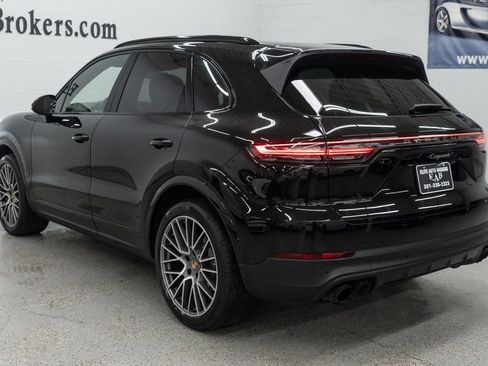 Used 2023 Porsche Cayenne Platinum Edition AWD/4WD image 6