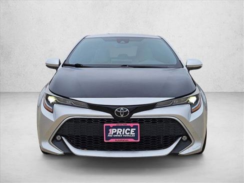 Used 2019 Toyota Corolla XSE image 2