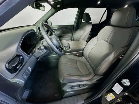 Used 2025 Honda Pilot Sport image 12