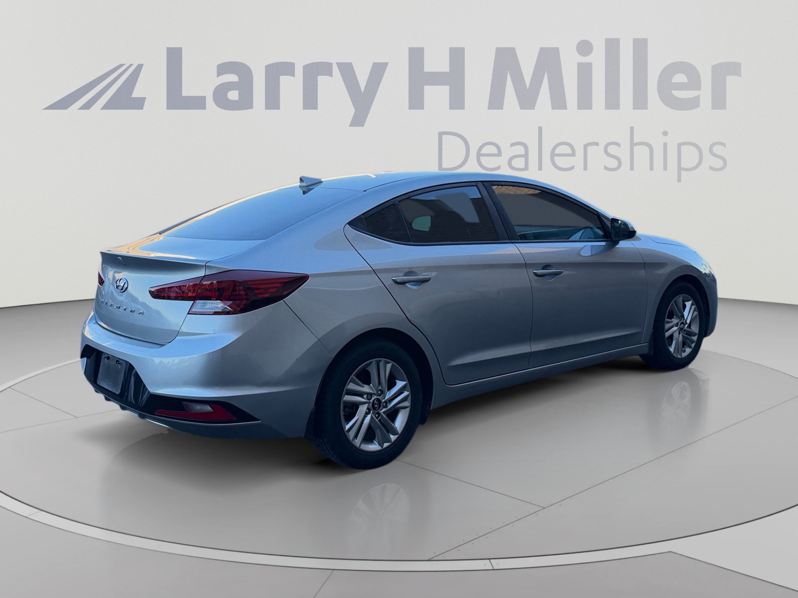 Used 2020 Hyundai Elantra SEL w/ Cargo Package (C1) FWD image 5