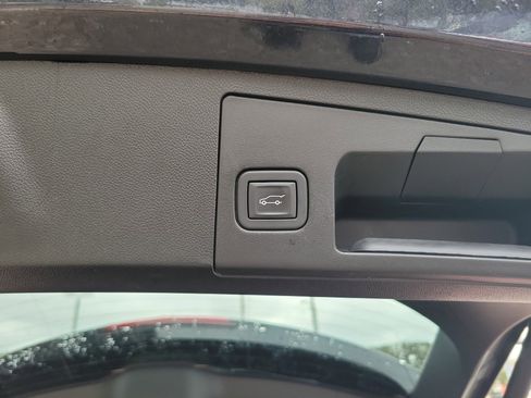 Used 2023 Cadillac XT4 Luxury w/ Cold Weather Package image 6