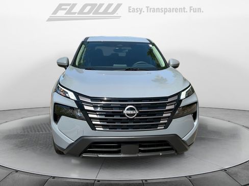 Used 2026 Nissan Rogue SV FWD image 3