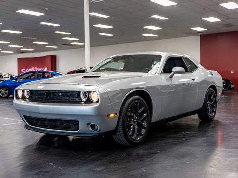 Used 2019 Dodge Challenger SXT w/ Blacktop Package RWD image 3