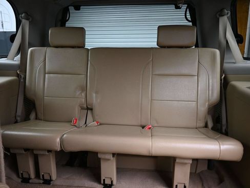 Used 2011 Nissan Armada Platinum w/ 2nd Row Captain Seat Pkg RWD image 34