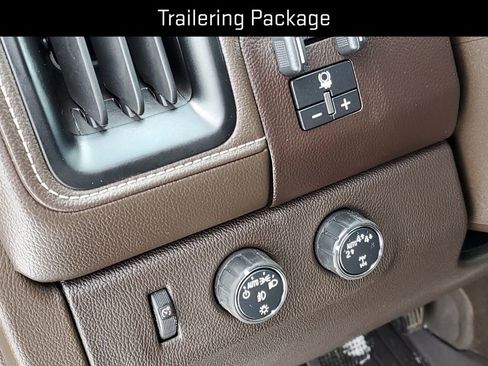 Used 2021 GMC Canyon Denali image 8