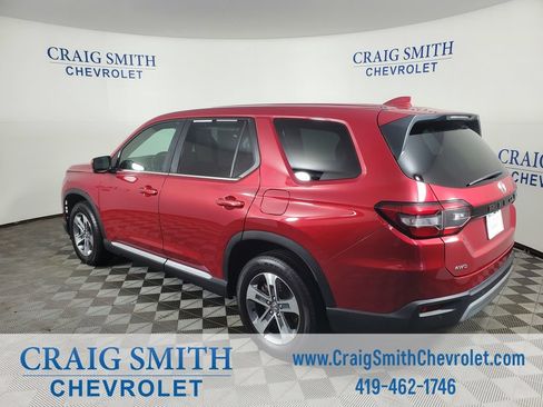 Used 2025 Honda Pilot EX-L image 3