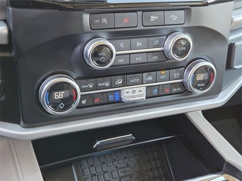 Used 2024 Ford Expedition Max XLT image 26