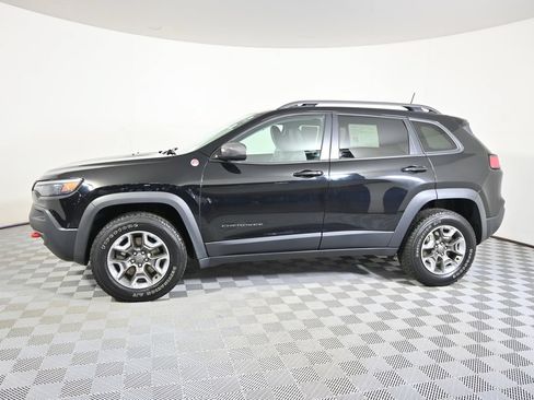Used 2019 Jeep Cherokee Trailhawk w/ Cold Weather Group AWD/4WD image 2