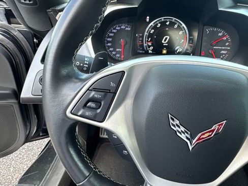 Used 2017 Chevrolet Corvette Stingray Coupe w/ 1LT RWD image 17