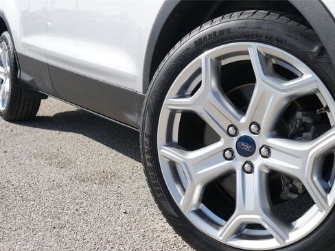 Certified 2019 Ford Escape Titanium FWD image 2