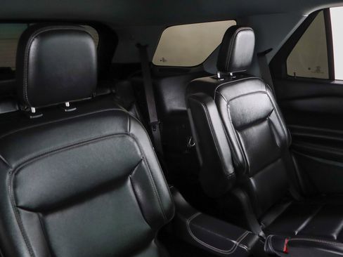 Used 2023 Ford Explorer XLT w/ Equipment Group 202A image 28