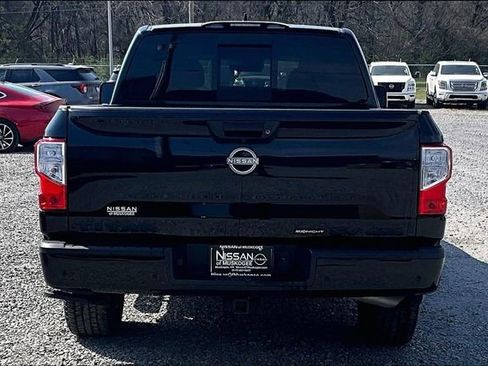 Used 2024 Nissan Titan SV w/ SV Convenience Package image 5