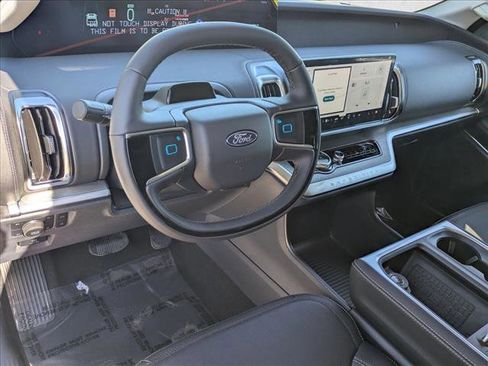 New 2025 Ford Expedition Platinum w/ Driver's Package image 3