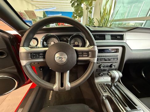 Used 2010 Ford Mustang GT Premium image 9