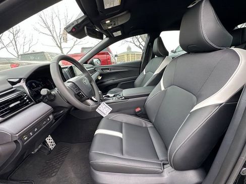 Used 2026 Toyota Camry SE w/ Convenience Package FWD image 25