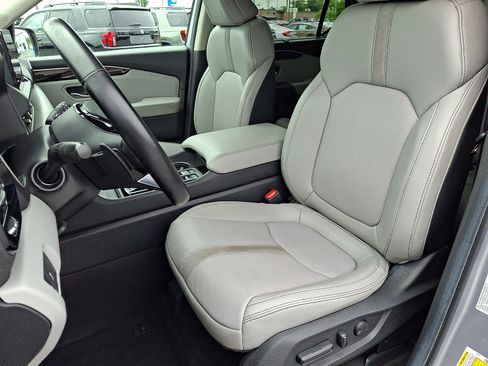 Certified 2025 Honda Pilot EX-L image 14