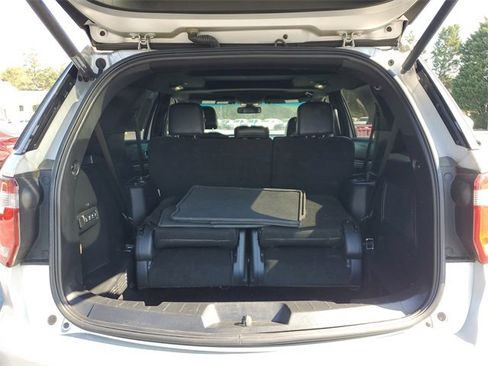 Used 2016 Ford Explorer Limited w/ Equipment Group 301A image 9