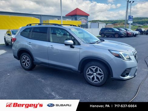 Certified 2023 Subaru Forester Premium AWD/4WD image 6