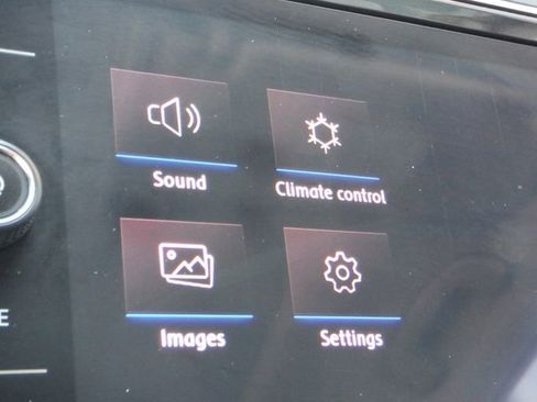 Used 2018 Volkswagen Tiguan SEL AWD/4WD image 31