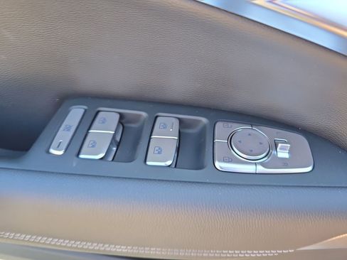 New 2025 Genesis G70 2.5T image 7