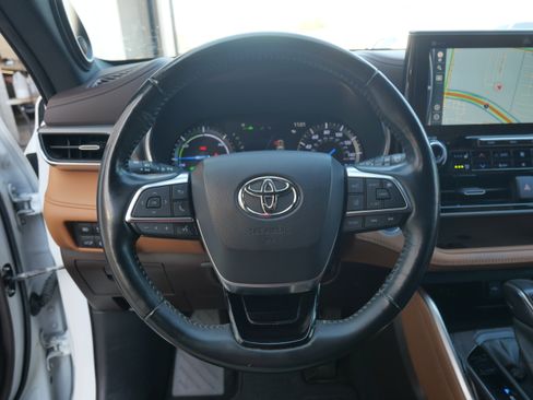 Used 2021 Toyota Highlander Platinum image 22