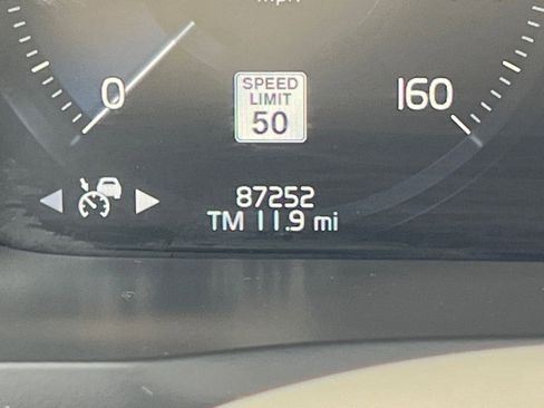 Used 2019 Volvo XC90 T6 Momentum w/ Advanced Package image 17