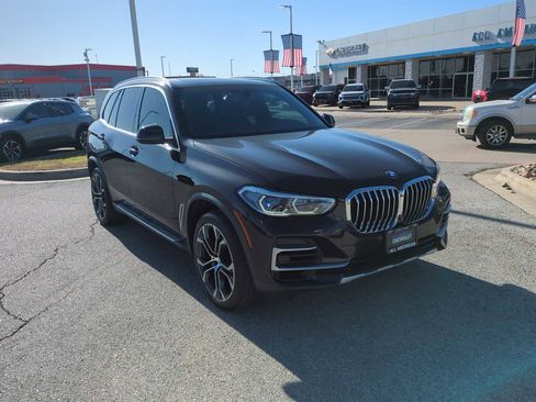 Used 2022 BMW X5 xDrive40i w/ Executive Package image 2