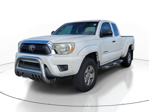 Used 2013 Toyota Tacoma PreRunner w/ SR5 Pkg image 3