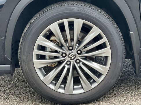 Used 2021 Toyota Highlander Platinum image 28