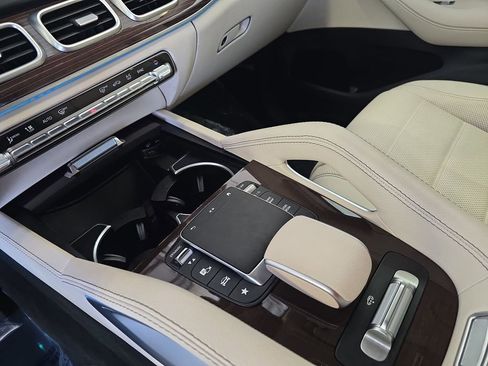 Certified 2022 Mercedes-Benz GLS 450 4MATIC image 28