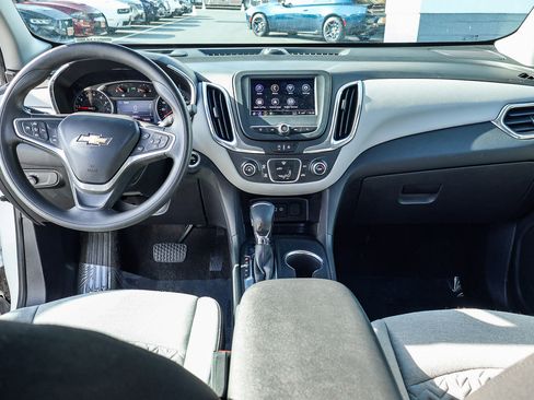 Used 2022 Chevrolet Equinox LS w/ LS Convenience Package image 6