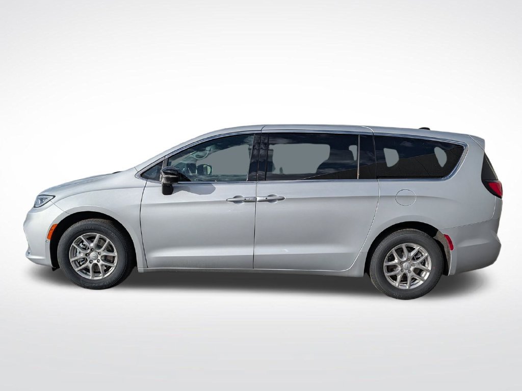 New 2026 Chrysler Pacifica Select FWD image 3