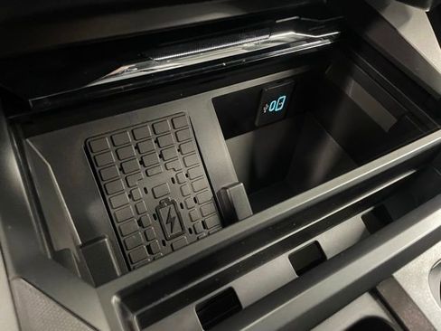 New 2026 Ford F250 Lariat w/ Black Appearance Package image 10