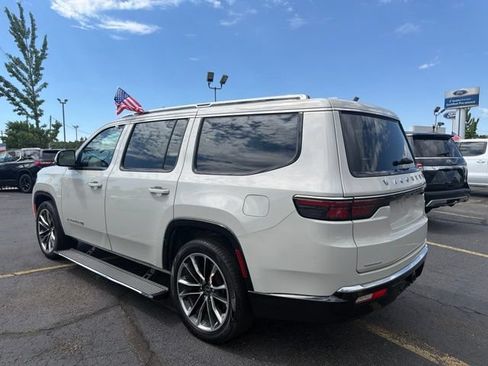 Used 2022 Jeep Wagoneer Series III w/ Premium Group I AWD/4WD image 5