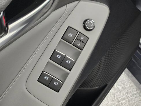 Used 2019 Toyota Avalon XLE image 24