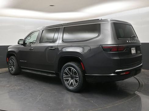 Used 2024 Jeep Wagoneer L Series II RWD image 6