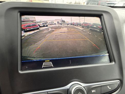 Used 2021 Chevrolet Equinox LT w/ Driver Convenience Package image 33