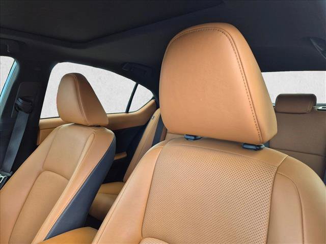 Used 2024 Lexus IS 300 w/ Premium Package RWD image 4