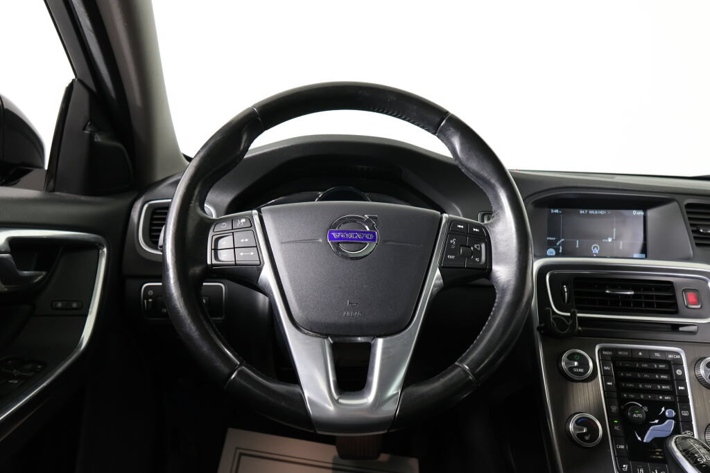 Used 2016 Volvo V60 T5 Cross Country Platinum AWD/4WD image 28