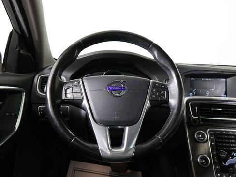Used 2016 Volvo V60 T5 Cross Country Platinum image 28