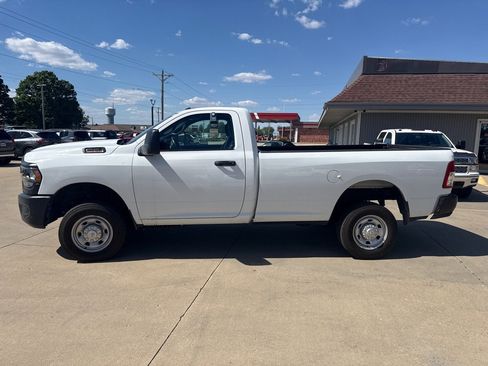 Used 2024 RAM 2500 Tradesman AWD/4WD image 2