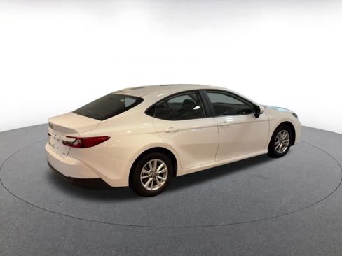 Used 2025 Toyota Camry LE image 15