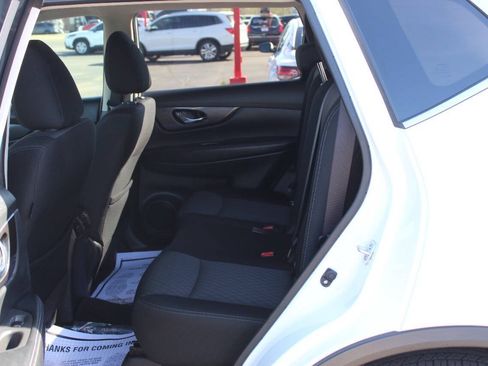 Used 2020 Nissan Rogue SV w/ Premium Package FWD image 18