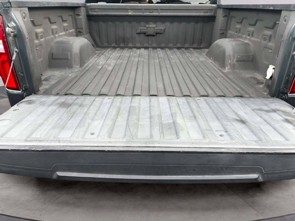 Used 2020 Chevrolet Silverado 1500 Custom w/ Custom Value Package RWD image 11